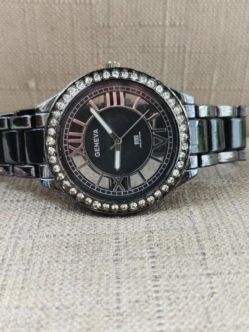Geneva MN Collection Wristwatch Black Tone Crystal Accent Bezel Analog Watch